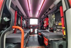 Rosenbauer Fahrgestell mit SCHMITT-Feuerwehrtechnik-Ausstattung Innenraum