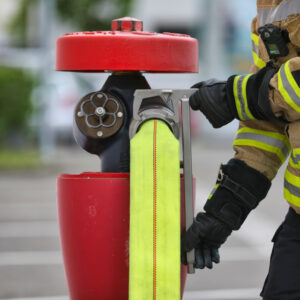 Befestigung und Lösen eines Schlauchs vom Oberflurhydrant