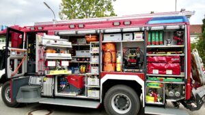Rosenbauer HLF 20 AT Langenlonsheim-Stromberg seitliche Ansicht links, offen