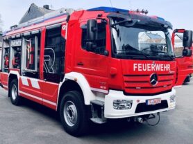 Präsentation des neuen HLF 20 von Rosenbauer